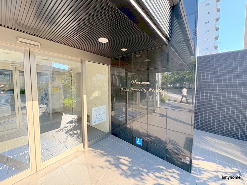 プレサンスOSAKA DOMECITYワンダー 仲介手数料無料のエントランス