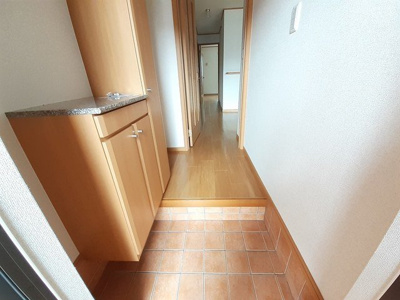 【玄関】 | ハピネス　香呂 | シンプルで使いやすい玄関です