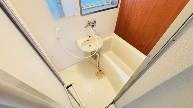 太宰府市朱雀２丁目のアパートの浴室