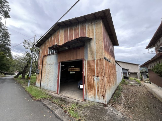 春日町中山S貸倉庫の外観