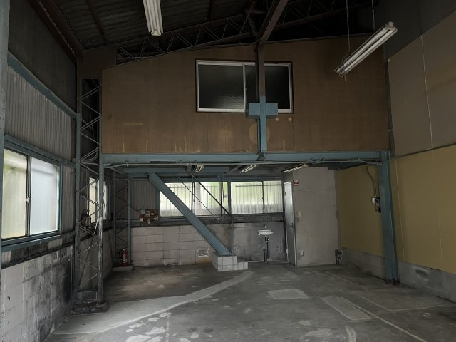 フルカワ久々知西町貸工場東側