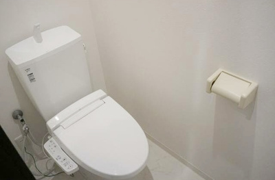 【トイレ】 | アクトハイツ平沼橋 | 落ち着いた色調のトイレです♪