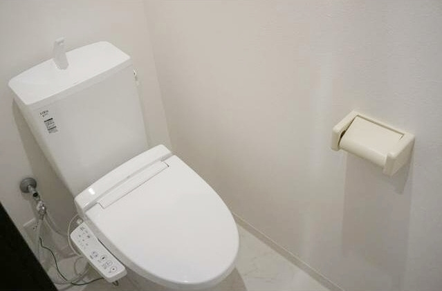 【トイレ】 | アクトハイツ平沼橋 | 落ち着いた色調のトイレです♪