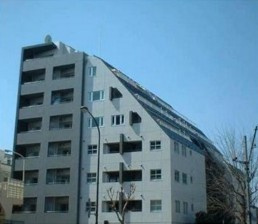 【外観】 | ダイナシティ高円寺 | 鉄筋コンクリート造のがっちりとした建物。