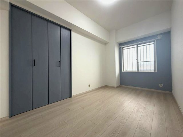 半田市堀崎町　コープ野村半田弐号棟の洋室