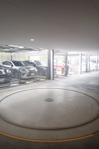 本郷パークハウスザ・プレミアフォートの駐車場