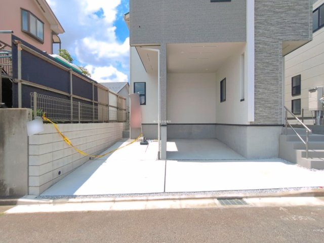 ふじみ野市西原１丁目の新築一戸建の駐車場