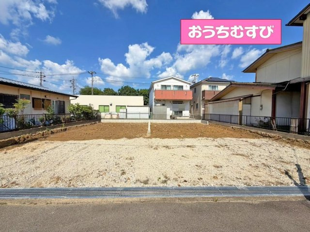 小牧市久保一色南2丁目308番(全2棟)の前面道路含む現地写真