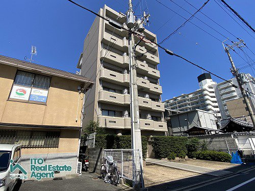 ロイヤル上京の外観