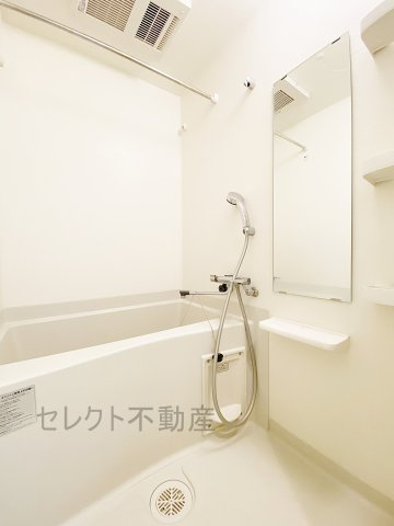 プレサンスジェネ葵の浴室