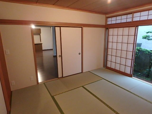 渋谷区東２丁目貸家の寝室