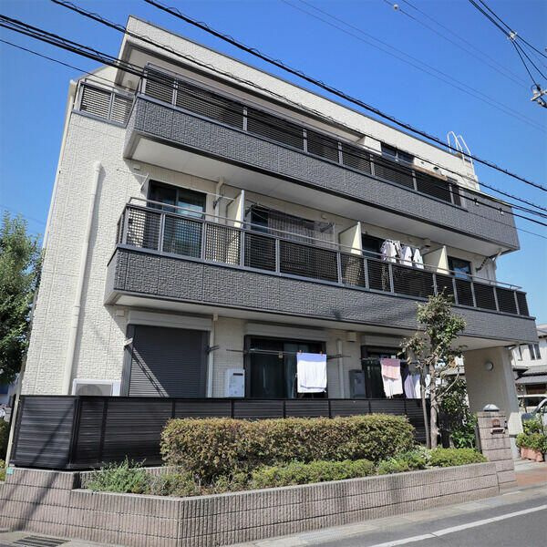 シャルマン東川口の外観