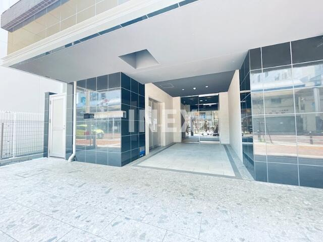 平塚市明石町の賃貸マンションのエントランス
