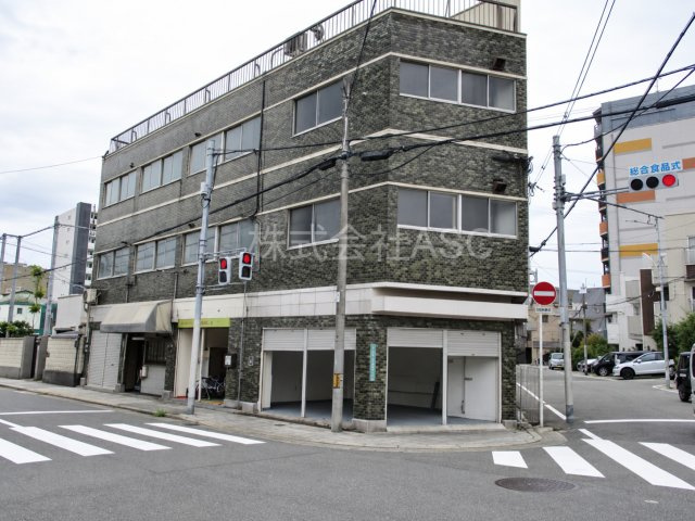 酒木ビルの外観