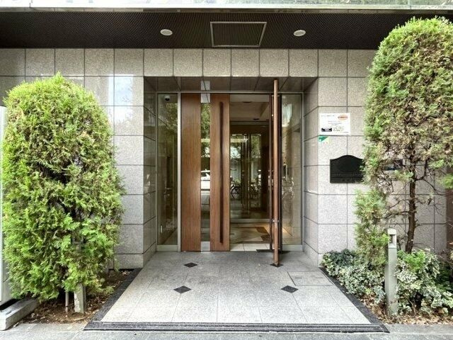 メインステージ西新宿のエントランス