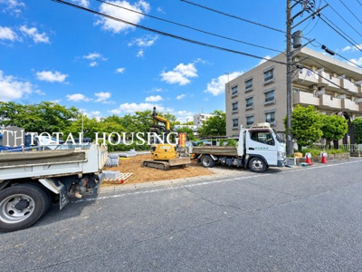 【前面道路含む現地写真】 | 稲城市東長沼　新築戸建　全2棟