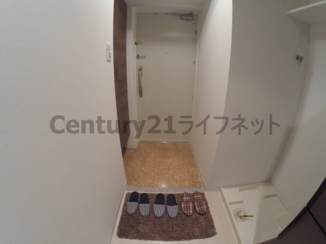 【玄関】 | ラグゼ新大阪イースト2