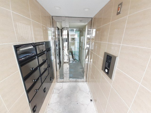【エントランス】 | マンション　ベルリッチ | 清潔なエントランスです