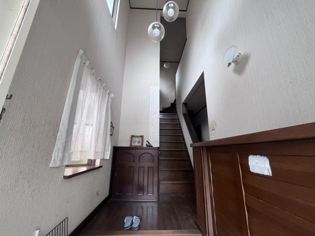 東広島市高屋町小谷中古戸建の玄関