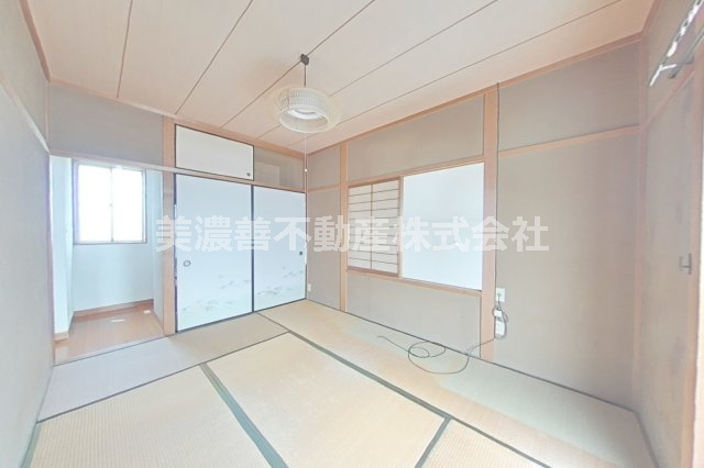 ６７２８９　瑞穂市美江寺中古戸建ての和室