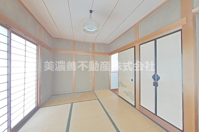 ６７２８９　瑞穂市美江寺中古戸建ての和室