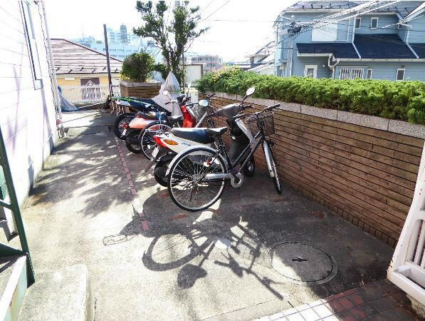 ハーミットクラブハウス峰岡Ｂ棟のエントランス