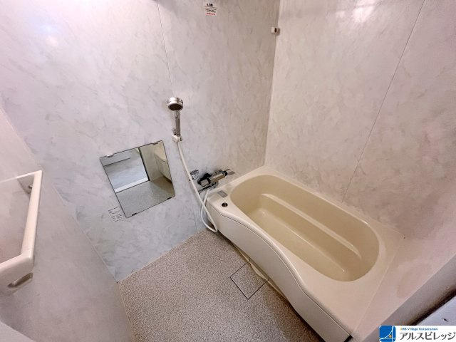 ライオンズマンション鶴瀬の浴室|1日の疲れを癒せる落ち着いたバスルーム
