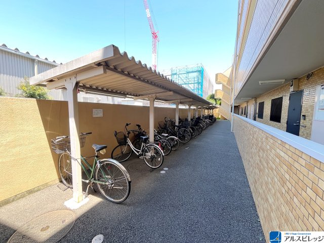 ライオンズマンション鶴瀬のその他|屋根付き駐輪場