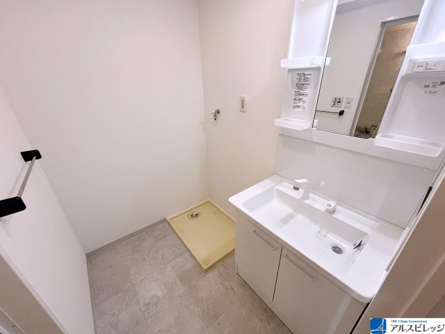 ライオンズマンション鶴瀬の洗面所|ゆとりの洗面スペースで朝の身支度もスムーズに