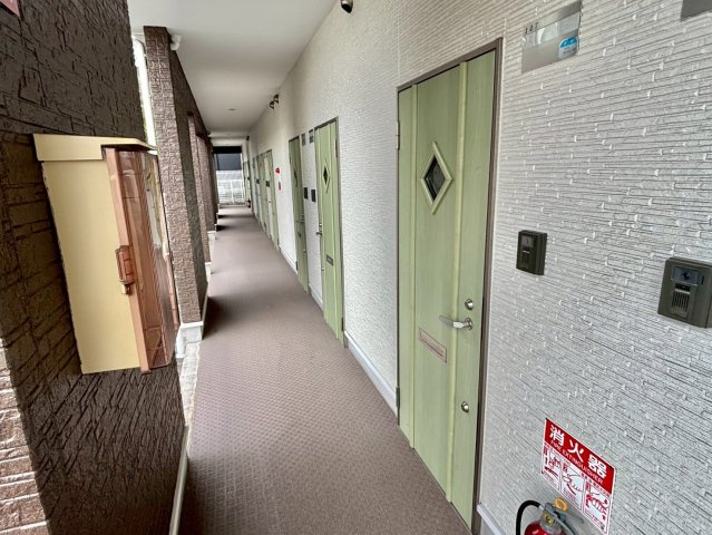 コゥジィーコートのエントランス