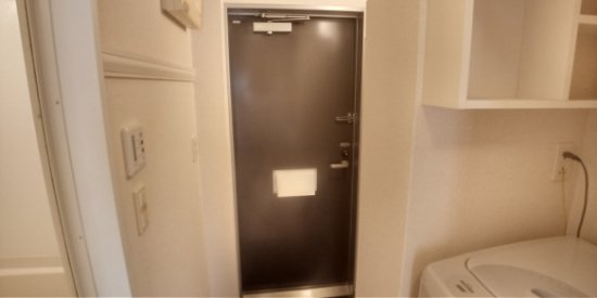 レオパレスエクレールＫ　Ⅰの玄関|設備・使用は号室により異なる為、現況を優先いたします。