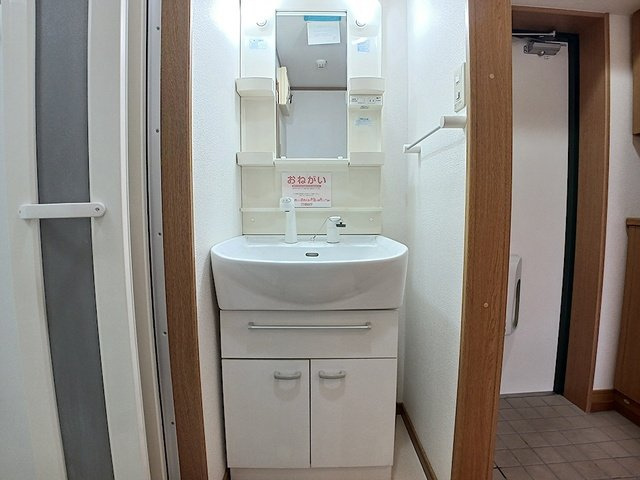 上野マンションの洗面所