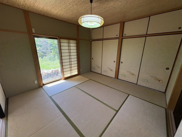【北杜市大泉町西井出】家庭菜園つきの２世帯住宅の和室