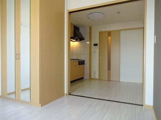 フェアリー西市の洋室