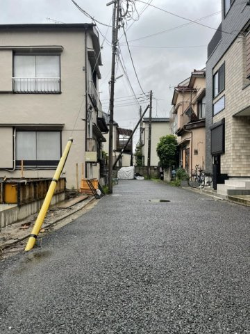 市川市新井１丁目　新築戸建ての前面道路含む現地写真