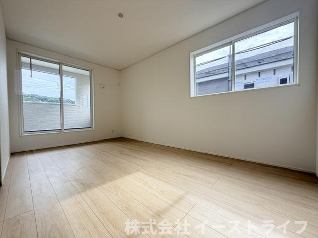 【新築戸建】　いわき市内郷高坂町第11の寝室|７号棟写真　フローリングは、自分の好みの部屋にしやすいです♪
