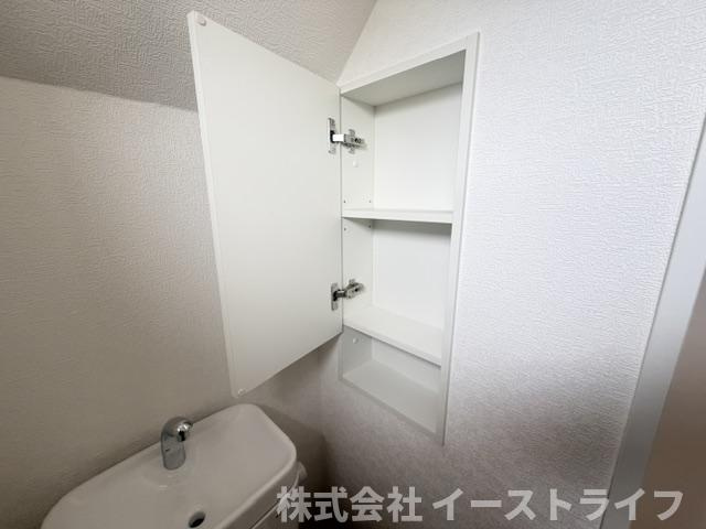 【新築戸建】　いわき市内郷高坂町第11のその他|７号棟写真　トイレには収納があり、洗剤や小物をしまうことができます♪