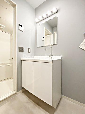 N apartmentの洗面所