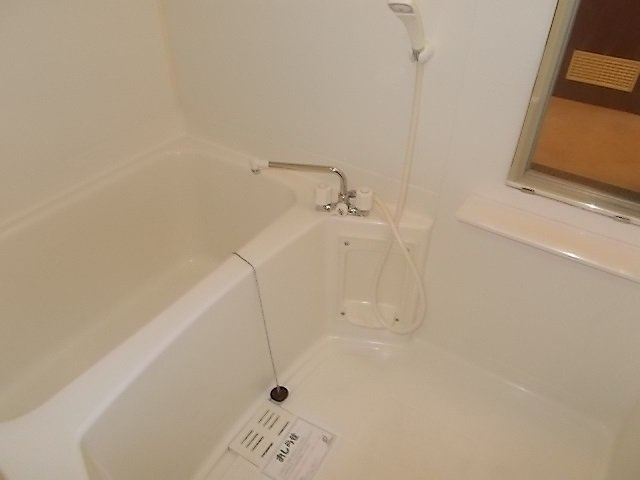コンパクトで使いやすいお風呂です