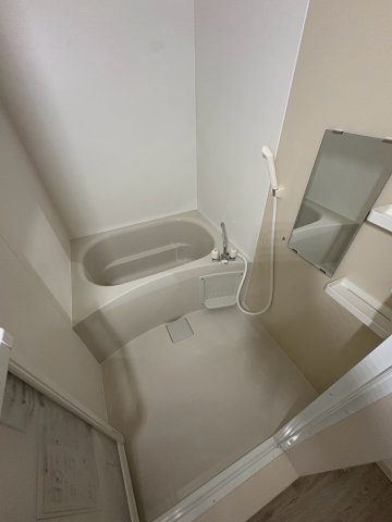 コンパクトで使いやすいお風呂です