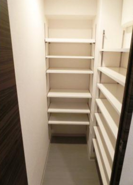 北区西ケ原４丁目の賃貸マンションの収納