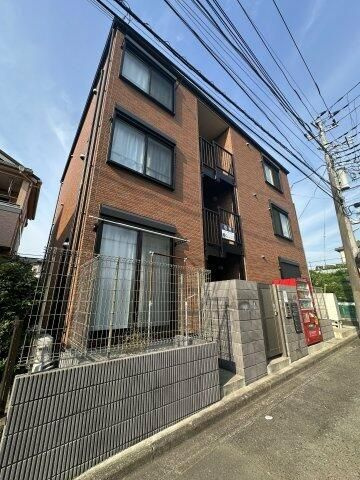 横浜市緑区中山４丁目のアパートの外観