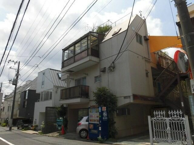 メゾンタネムラの外観