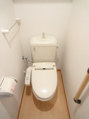 ゆったりとした空間のトイレです