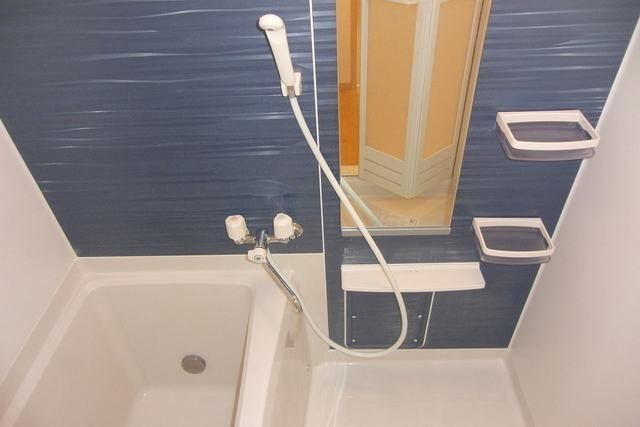 コンパクトで使いやすいお風呂です