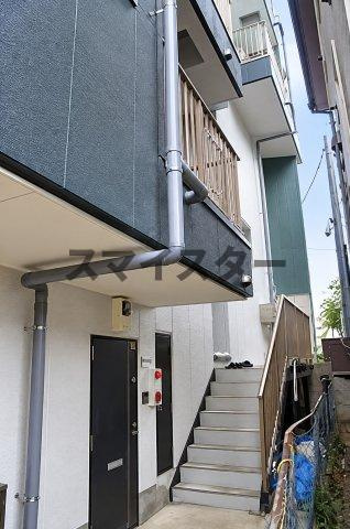 鎌ケ谷市道野辺本町２丁目の賃貸マンションのエントランス