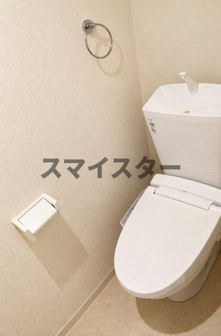 鎌ケ谷市道野辺本町２丁目の賃貸マンションのトイレ