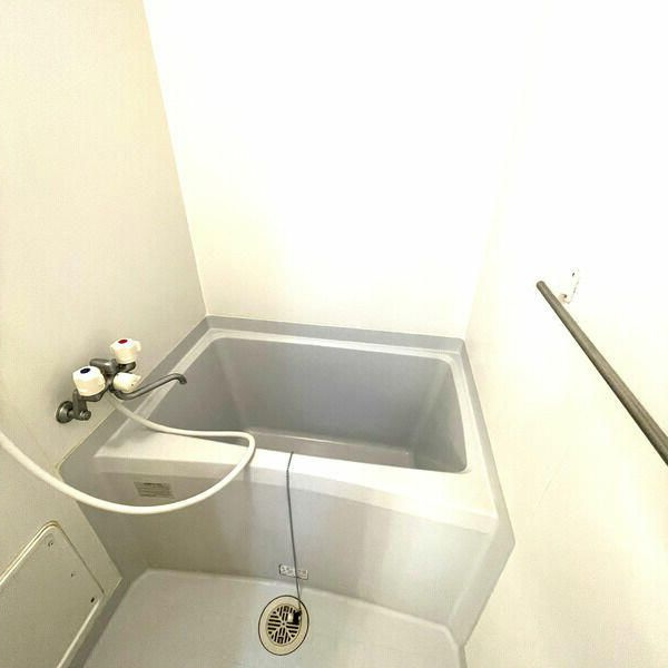 八王子市暁町１丁目のアパートの浴室