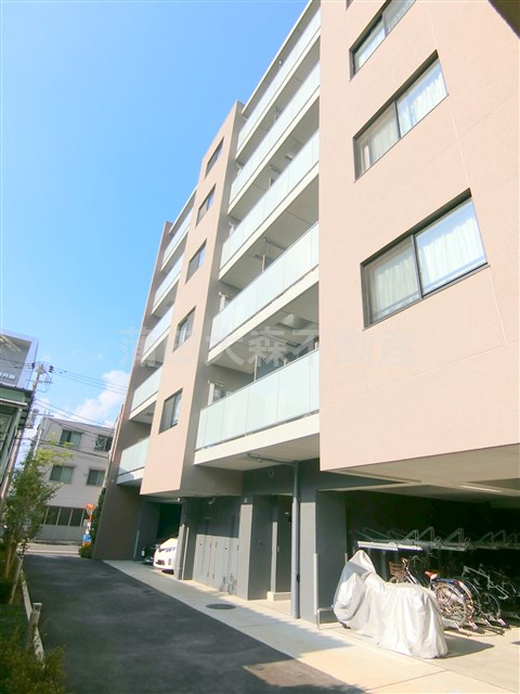 ルヴェール多摩川のエントランス|防犯カメラTVモニター付オートロック宅配BOXメールBOX管理人室　エントランス　