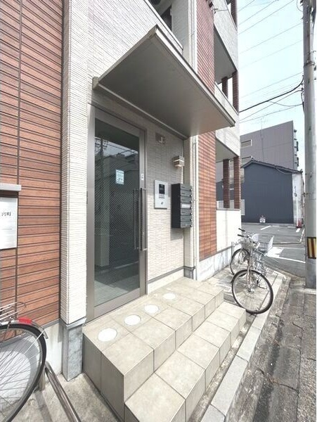 ハーモニーテラス若宮町のエントランス